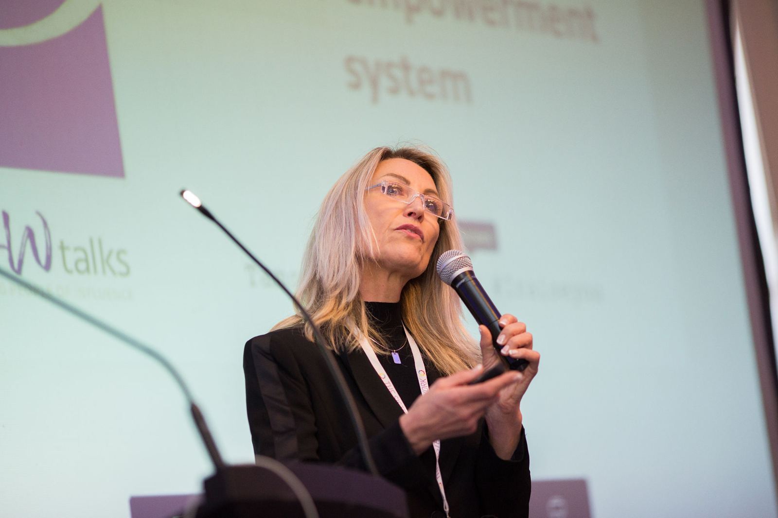 Women at a Horizon Collective event
